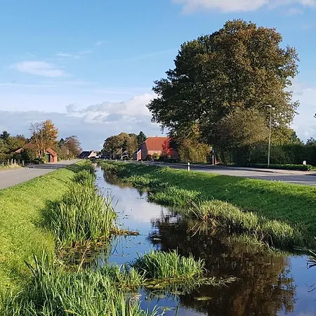 Haus An Der Fehnroute In Ostfriesland * Grossefehn